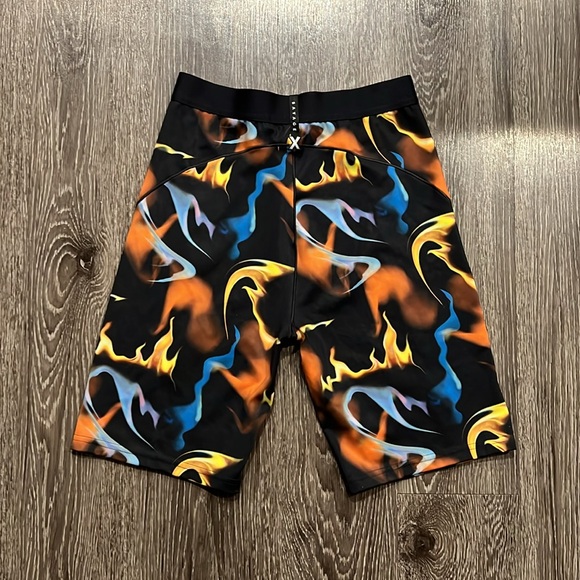 FAST LANE HIGH-WAIST SHORT - Picture 2 of 2